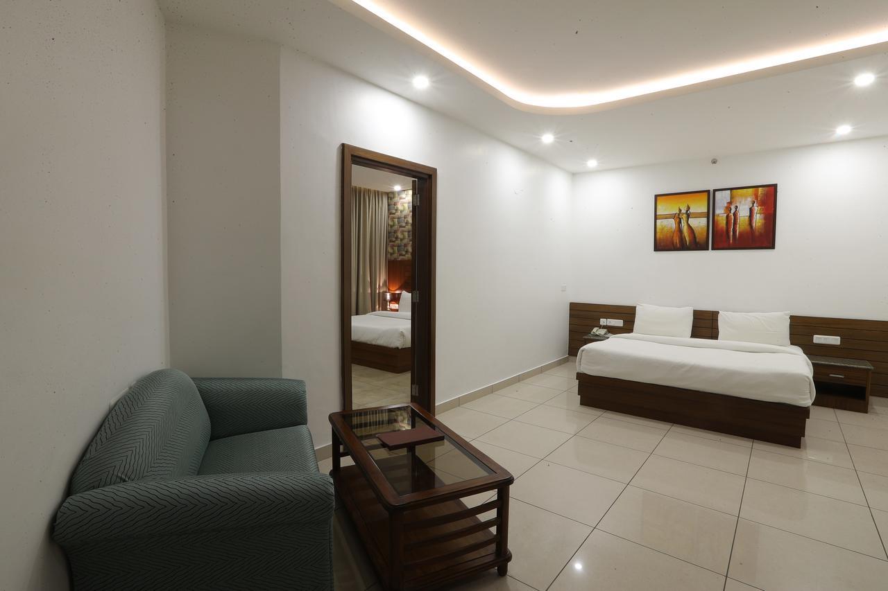 Grand Hotel Nawanshahr Nawāshahr Екстериор снимка