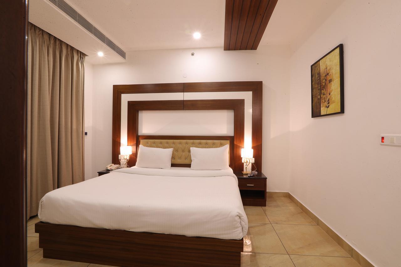 Grand Hotel Nawanshahr Nawāshahr Екстериор снимка