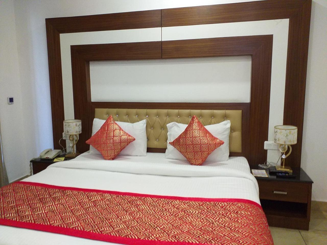 Grand Hotel Nawanshahr Nawāshahr Екстериор снимка